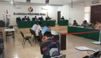 Langgar Aturan Verifikasi, Bawaslu Riau Jatuhkan Sanksi 3 KPU - GenPI.co Riau