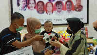 Mensos Risma Salurkan Bantuan Pengobatan ke 3 Anak di Riau - GenPI.co Riau