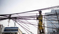 Warga Keluhkan Menjamurnya Tiang Kabel Optik di Pekanbaru - GenPI.co Riau