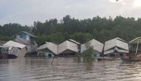 Banjir Rob di Indragiri Hilir, 8 Rumah Warga Rusak Berat - GenPI.co Riau