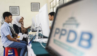 Minimalkan Masalah, Syamsuar Sebut PPDB SMA di Riau Dipercepat - GenPI.co Riau