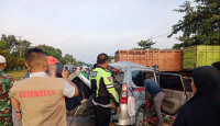 Kecelakaan di Riau, Mobil Tabrak Truk Tronton Timbulkan 3 Korban Jiwa - GenPI.co Riau