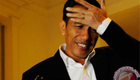 Presiden Jokowi Mengeluh Pusing Gara-Gara Sepak Bola - GenPI.co Sultra