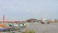 DLHK Palembang: 90 Ton Sampah Dibuang ke Sungai Musi Setiap Hari - GenPI.co Sumsel