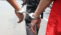 Prabowo dan Kekasih Sedang Duduk Ditangkap Polisi, Kasus? - GenPI.co Sumut