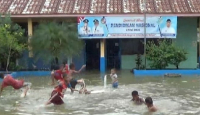 Banjir Rob Setinggi Lutut Rendam SD di Deli Serdang - GenPI.co Sumut