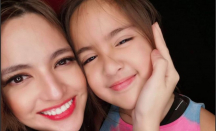 Nia Ramadhani dan Mikhayla Selalu Kompak, Tips Jitu Membantu Anak Menghadapi Stres - GenPI.co