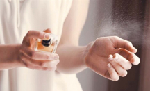 Cara Membuat Aroma Parfum Murah Menjadi Tahan Lama - GenPI.co