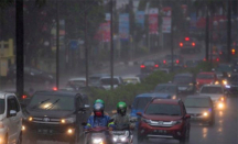 Kota Besar di Indonesia Dilanda Hujan Lebat Disertai Petir Hari Ini, Waspadalah! - GenPI.co
