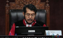 Jokowi & Ketua MK Harus Akui Adanya Potensi Konflik Kepentingan - GenPI.co