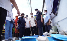 Cemari Lingkungan, KKP Segel Usaha Pengolahan Ikan di Muara Baru - GenPI.co