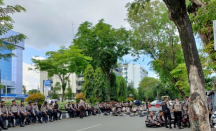 Polisi Perketat Gedung DPR RI Jelang BEM UI Jemput Ketua DPR RI - GenPI.co