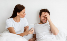 4 Ciri Utama Suami Ketagihan Selingkuh, Jangan Tertipu Moms - GenPI.co
