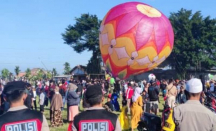 Polisi Jaga Festival Balon Udara di Wonosobo - GenPI.co