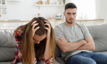 7 Tanda Pasangan Melakukan Pelecehan Verbal dalam Hubungan - GenPI.co