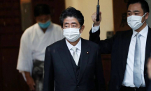 Shinzo Abe Ditembak Saat Sedang Berpidato, Begini Kondisinya - GenPI.co