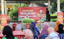 Penuhi Permintaan Warga, Relawan Mak Ganjar Bagikan 1.500 Pohon Cabai di Jaktim - GenPI.co