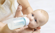 Kapan Bayi Boleh Diberikan Susu Formula? - GenPI.co