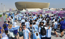 Lionel Messi Kalah, Fans Argentina Tukar Jersey dengan Suporter Arab Saudi - GenPI.co