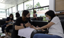 Hari Kartini, Daop 2 Bandung Suguhkan Layanan Perawatan Kecantikan - GenPI.co