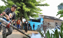 Sadar Bahaya DBD, Ganjar Milenial Center Gelar Fogging di Tangerang - GenPI.co
