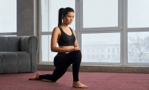 4 Gerakan Yoga Bikin Tidur Lebih Nyenyak, Simak Caranya - GenPI.co