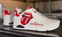 Nyentrik! Skechers Gandeng The Rolling Stone Hadirkan Sneaker Terbaru - GenPI.co