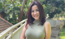 Tante Ernie Pemersatu Bangsa Pakai Baju Ketat di IG, Netizen Langsung Pusing - GenPI.co