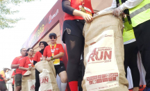 Beri Hadiah Sekarung ke Peserta, Alfamart Run 2023 Ukir Rekor MURI! - GenPI.co