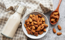 Tambahkan Kacang Almond ke Dalam Susu untuk Mendapatkan Manfaat Eksklusif - GenPI.co