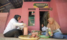 Wanita Nelayan Sadulur Ganjar Bikin Keripik, Sekali Gigit Pasti Ketagihan - GenPI.co
