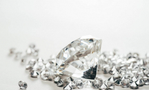 3 Cara Mudah Mengenali Berlian yang Palsu - GenPI.co