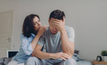 3 Cara Tetap Positif dan Terus Mencintai Pasangan yang Merasa Tidak Bahagia - GenPI.co