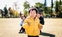5 Cara Mengasuh Anak yang Diterapkan Orang Tua di Jepang - GenPI.co
