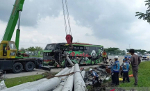 Bus Rombongan Guru Asal Malang Tabrak Truk di Tol Ngawi-Solo, 2 Orang Meninggal - GenPI.co