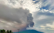 Erupsi Gunung Lewotobi Laki-Laki Semburkan Abu Vulkanik Setinggi 2 Km, Warga Dilarang Mendekat! - GenPI.co