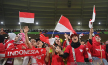 Tak Berjuang Sendiri, 1.500 Suporter Dukung Langsung Timnas Indonesia Lawan Vietnam di Qatar - GenPI.co