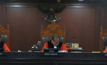 Pertanyakan Keabsahan Tanda Tangan Surya Paloh, Hakim MK: Kok Beda Sekali - GenPI.co
