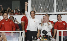 Rayakan Kemenangan Timnas Indonesia, Jokowi Lakukan Vlog bersama Suporter - GenPI.co