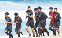 Jeda Liga 1, Arema FC Genjot Latihan Fisik di Pantai - GenPI.co