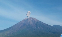 Gunung Semeru Erupsi Beberapa Kali, Tinggi Letusan Capai 1 Km - GenPI.co