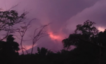 Gunung Lewotobi Laki-Laki Erupsi, Muntahkan Abu Vulkanik Setinggi 9 Km - GenPI.co