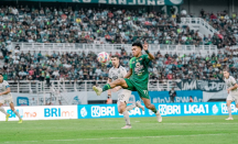 Persebaya Rebut Puncak Klasemen Liga 1, Persib dan Borneo Bertukar Posisi - GenPI.co