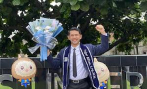 Inspiratif! Tak Hanya Juara di Lapangan, Fajar Alfian juga Sukses Raih Gelar Magister - GenPI.co