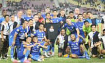 Geser Persebaya Surabaya dan Kalahkan Persis Solo, Persib Bandung Juara Paruh Musim Liga 1 - GenPI.co