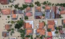 Banjir di Karawang Tak Kunjung Surut, Ratusan Rumah Terendam Sepekan - GenPI.co