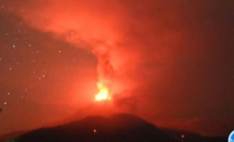 Gunung Lewotobi Laki-laki Erupsi, Terjadi Hujan Abu dan Kerikil, Warga Mengungsi - GenPI.co