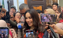 Ribut dengan Reza Gladys, Nikita Mirzani: Gelar Bisa Dibeli - GenPI.co