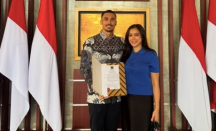 Vincent Verhaag Resmi Jadi WNI, Jessica Iskandar Terharu Banget - GenPI.co