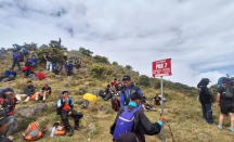 Upacara 17 Agustus di Gunung Bawakaraeng, 1 Pendaki Tewas dan 65 Dievakuasi - GenPI.co